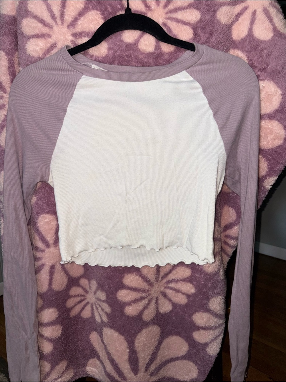 Aeropostale White and Lavender Raglan Lettuce-Hem Crop Top